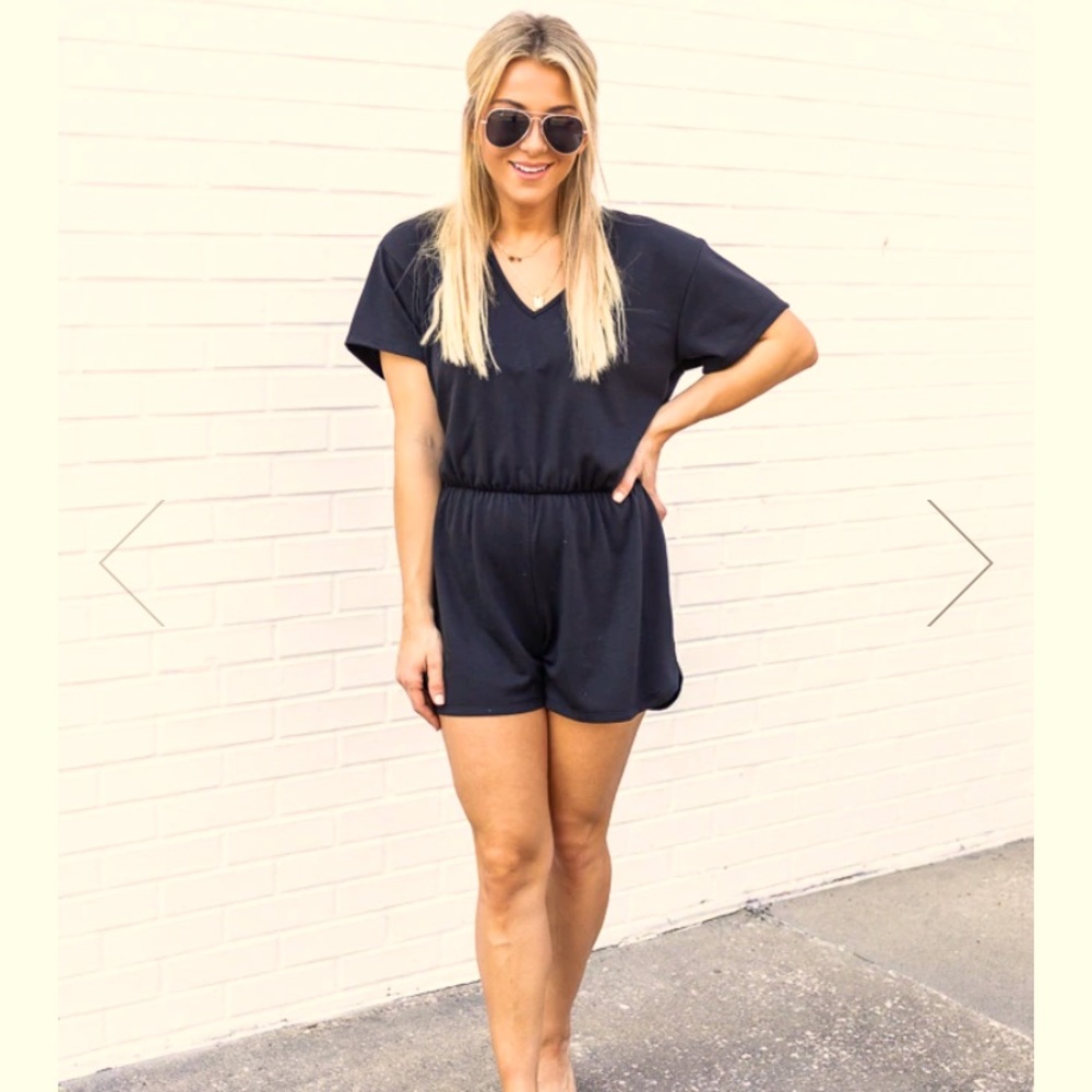 Pink lily black jumper, size Medium